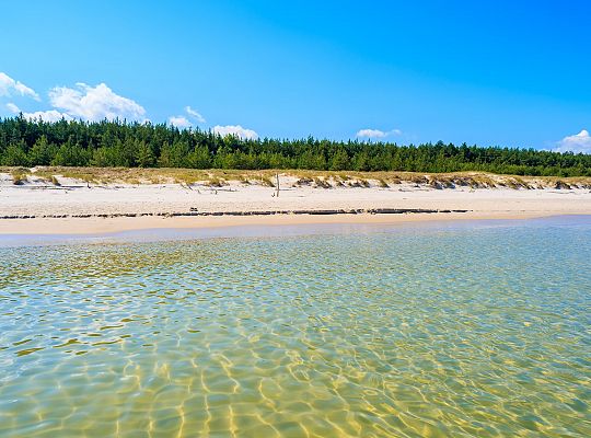 Plaża niedaleko Lubiatowa widok od strony morza